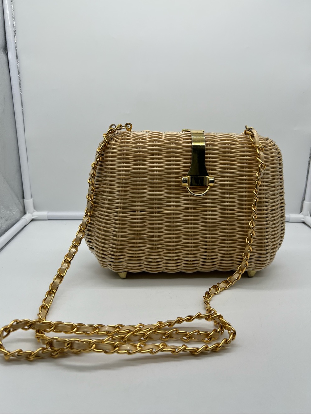 VINTAGE Natural Woven Wicker Basket Frame Gold Chain Crossbody Bag Small Clutch